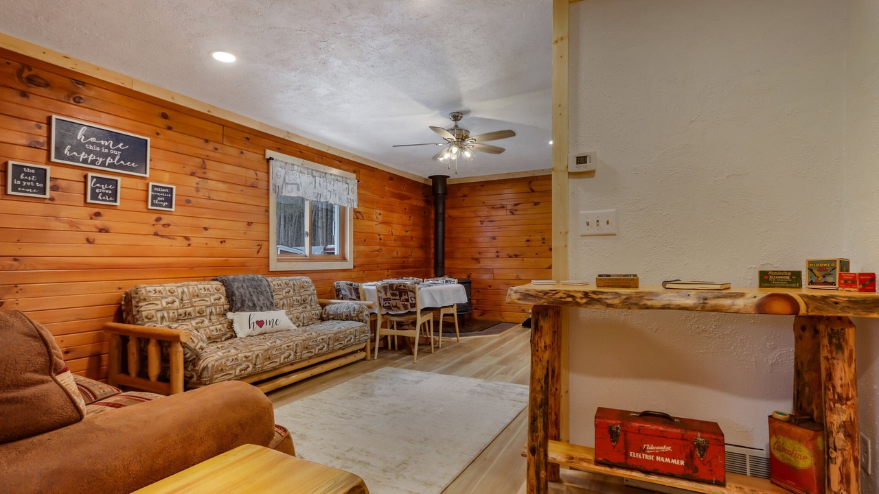 Photo of Livingroom in Stone Lake