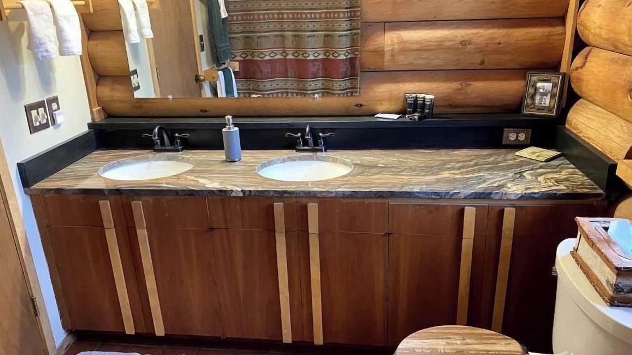 Photo of Bathroom in Luck