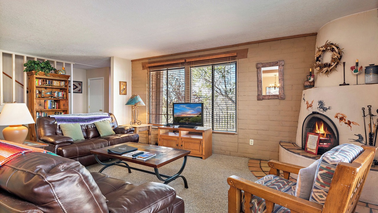 Photo of Livingroom in Northeast Santa Fe
