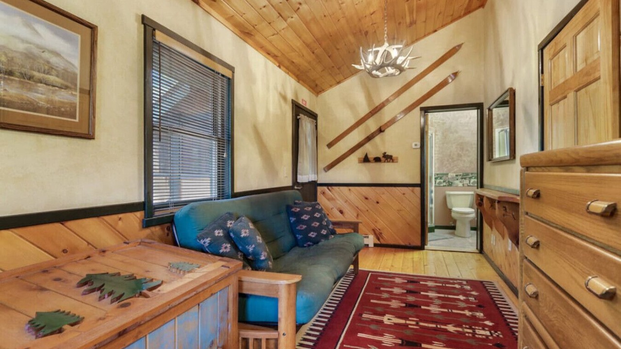 Photo of Livingroom in Cable