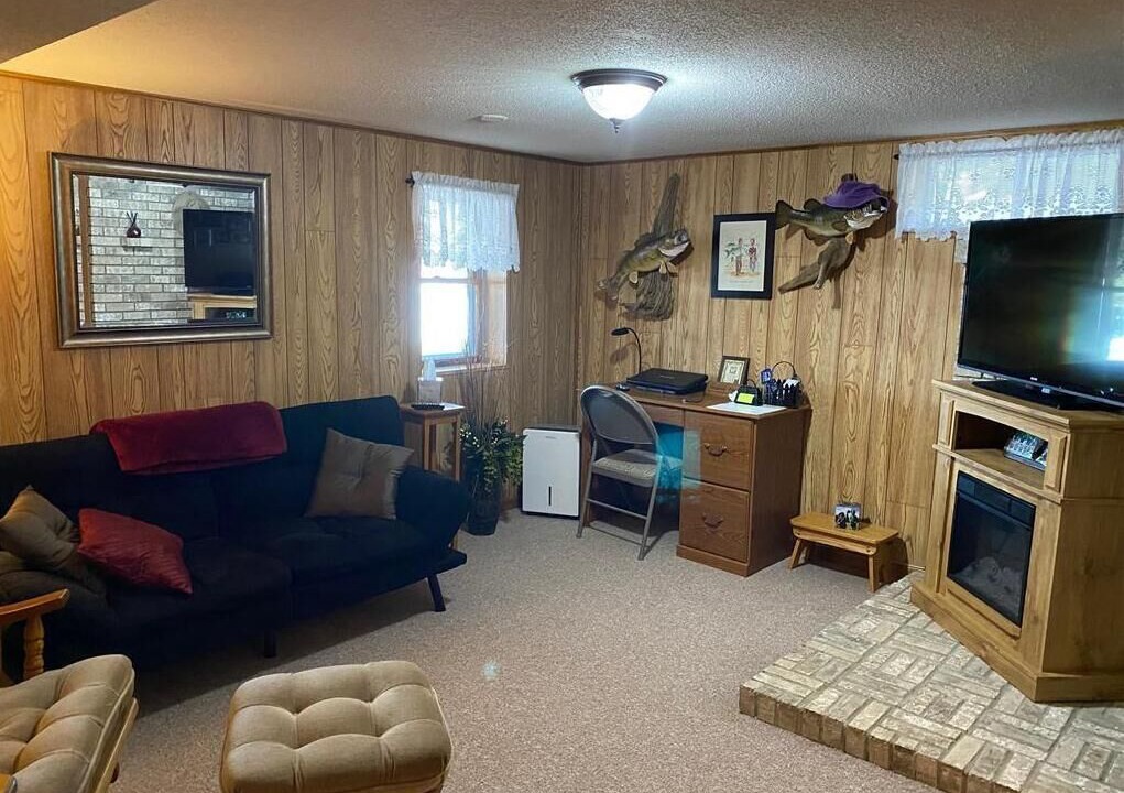 Photo of Livingroom in Shell Lake