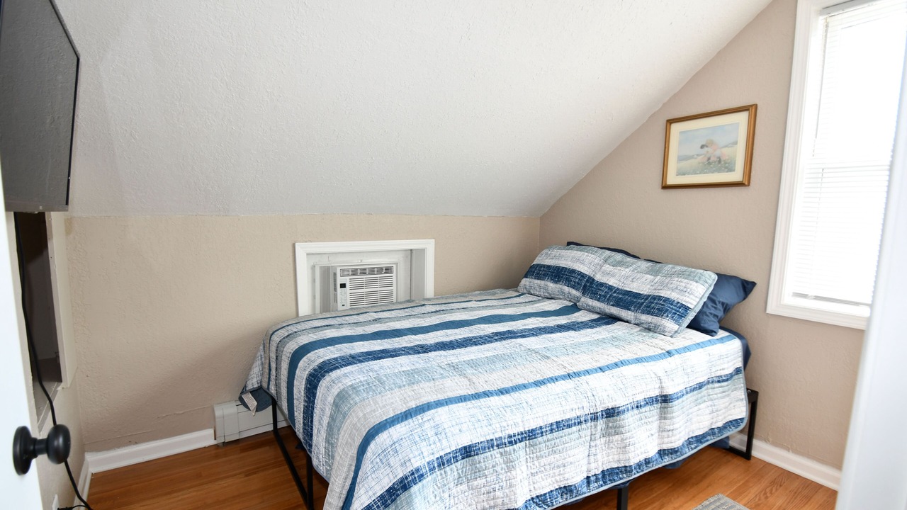 Photo of Bedroom in Lindstrom