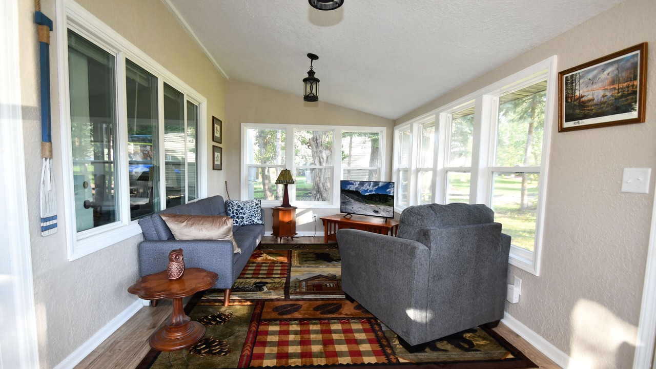 Photo of Livingroom in Lindstrom