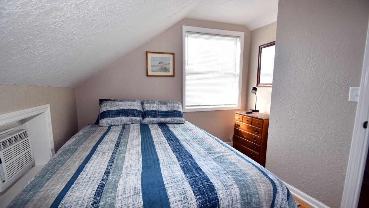 Photo of Bedroom in Lindstrom