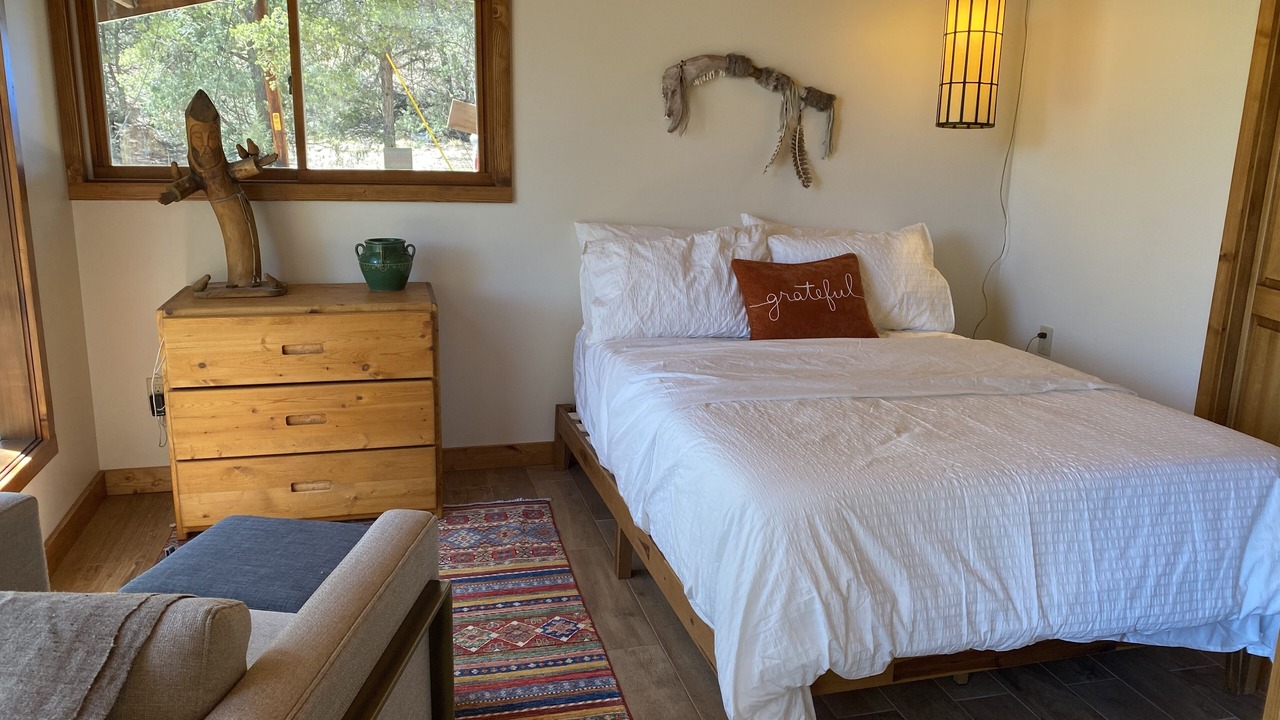 Photo of Bedroom in Holman