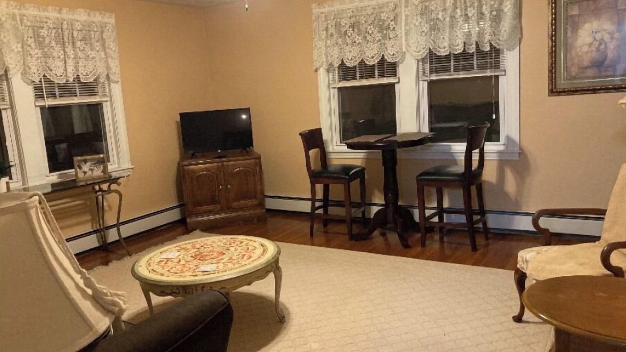 Photo of Livingroom in Millbury