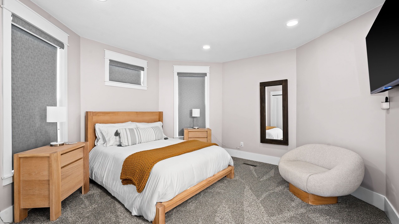 Photo of Bedroom in Lakeside - Lester Park