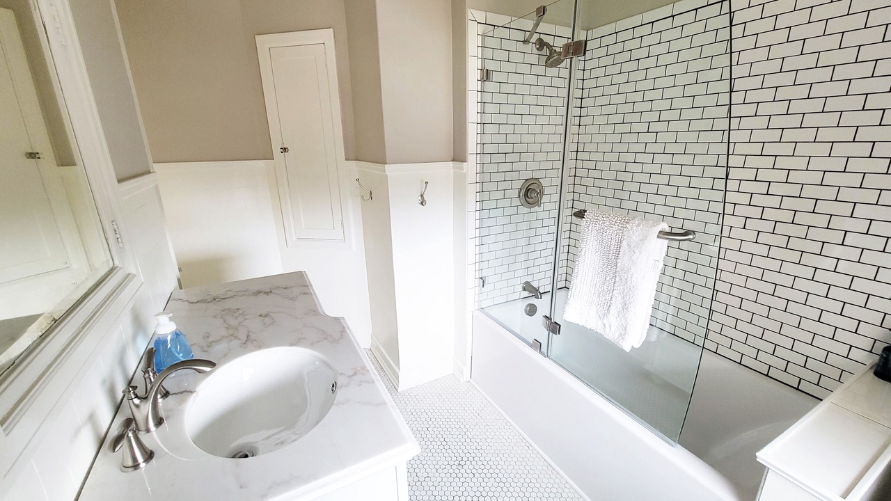 Photo of Bathroom in Lakeside - Lester Park