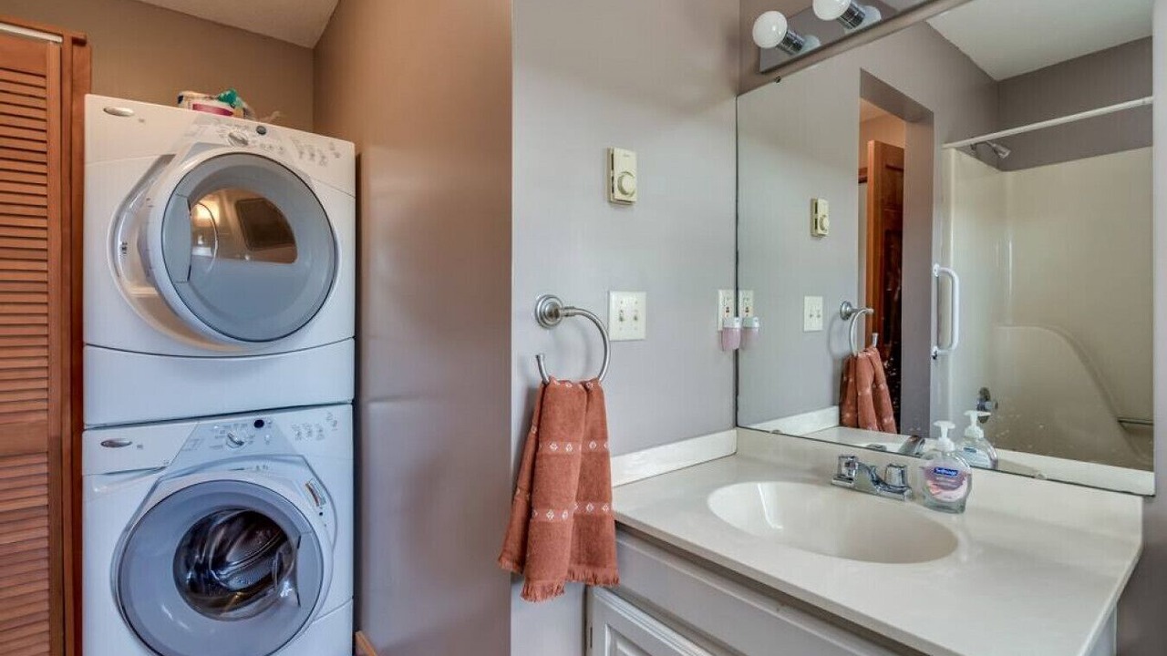 Photo of Bedroom in Wellesley Island
