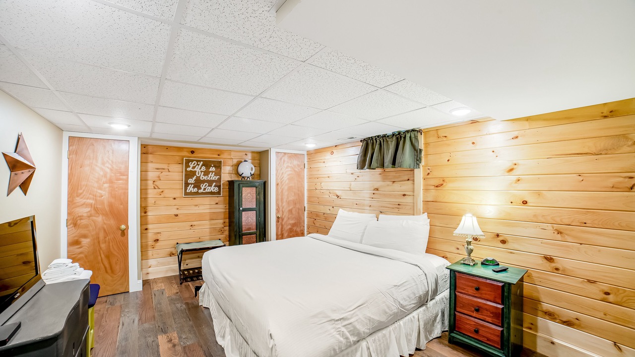 Photo of Bedroom in Brant Lake