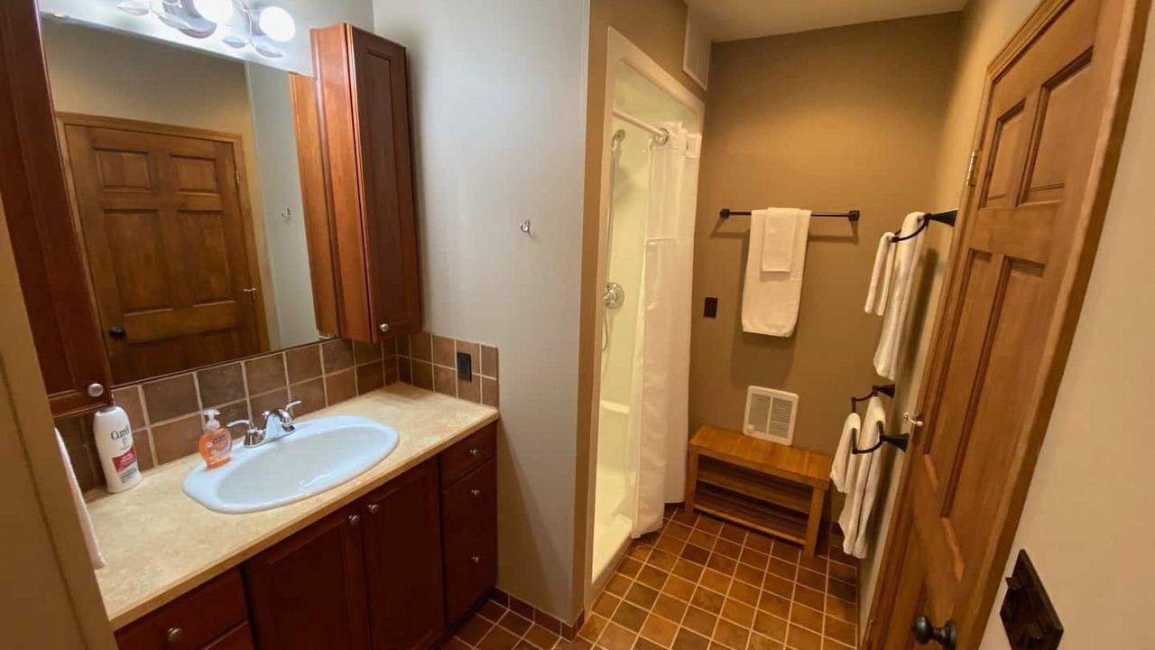 Photo of Bathroom in Town of Clifton