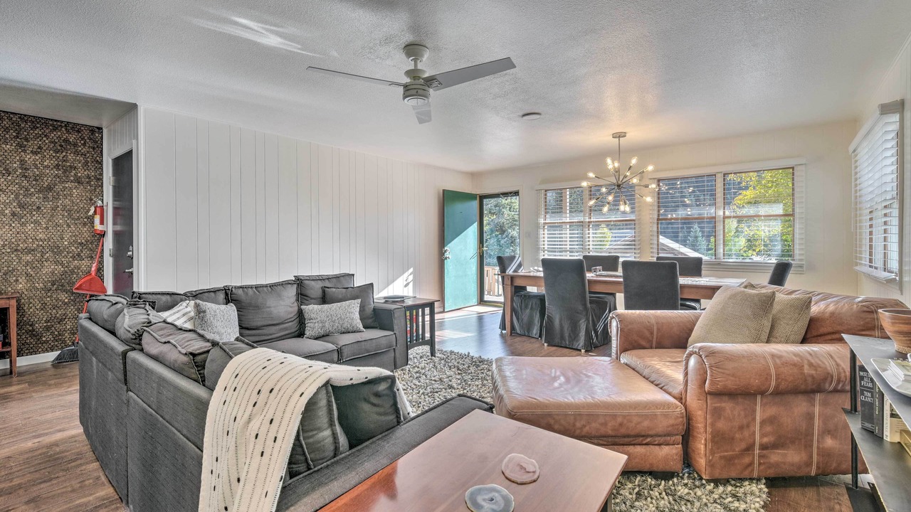 Photo of Livingroom in Red River