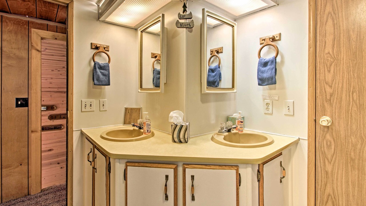 Photo of Bathroom in Garrison