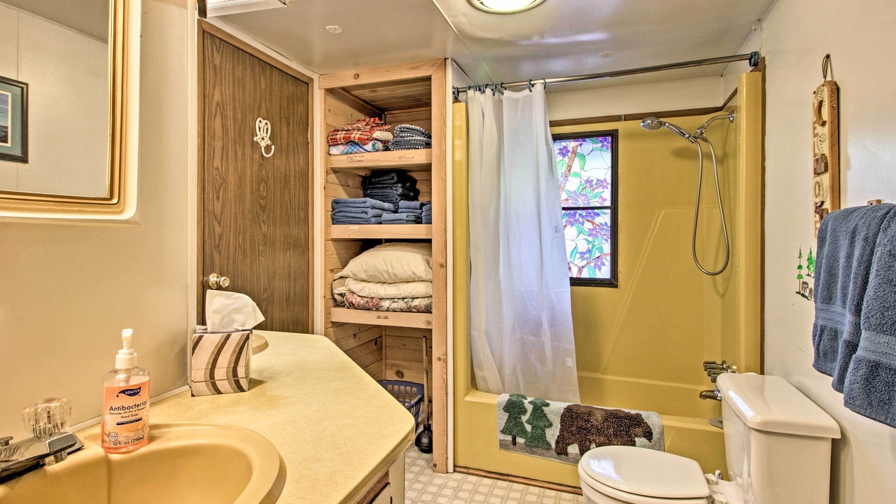 Photo of Bathroom in Garrison