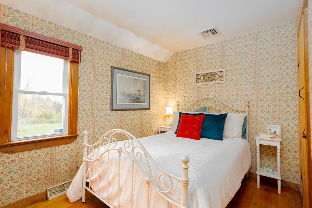 Photo of Bedroom in Oak Hill