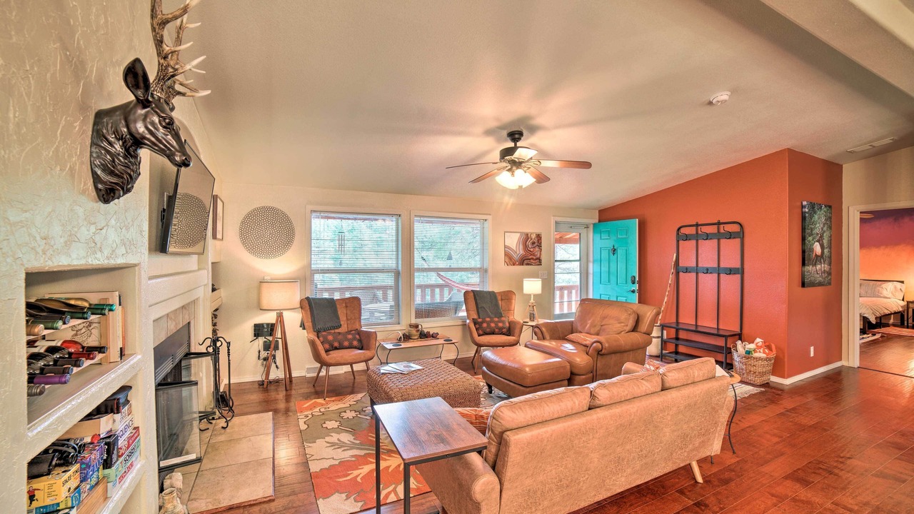 Photo of Livingroom in Holman