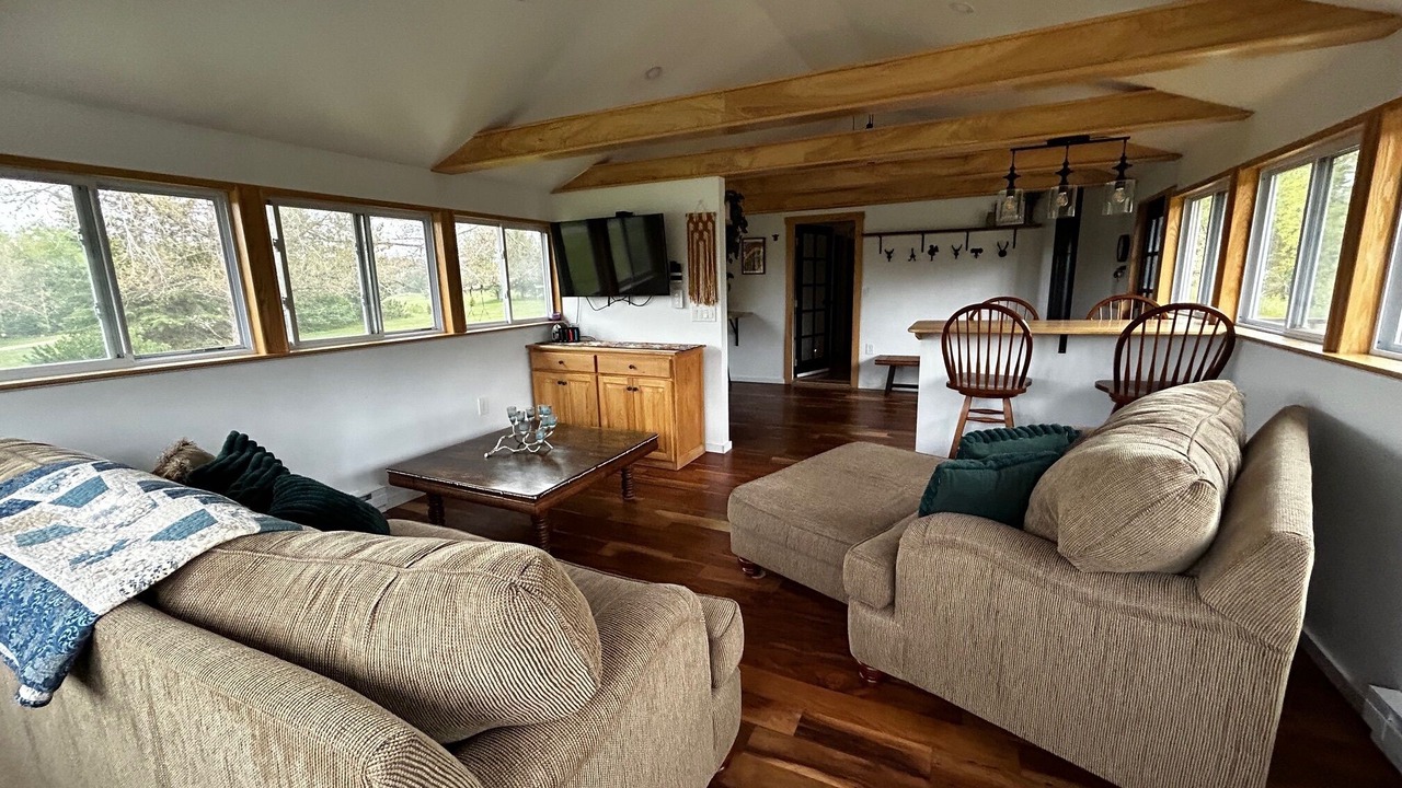 Photo of Livingroom in Loretto