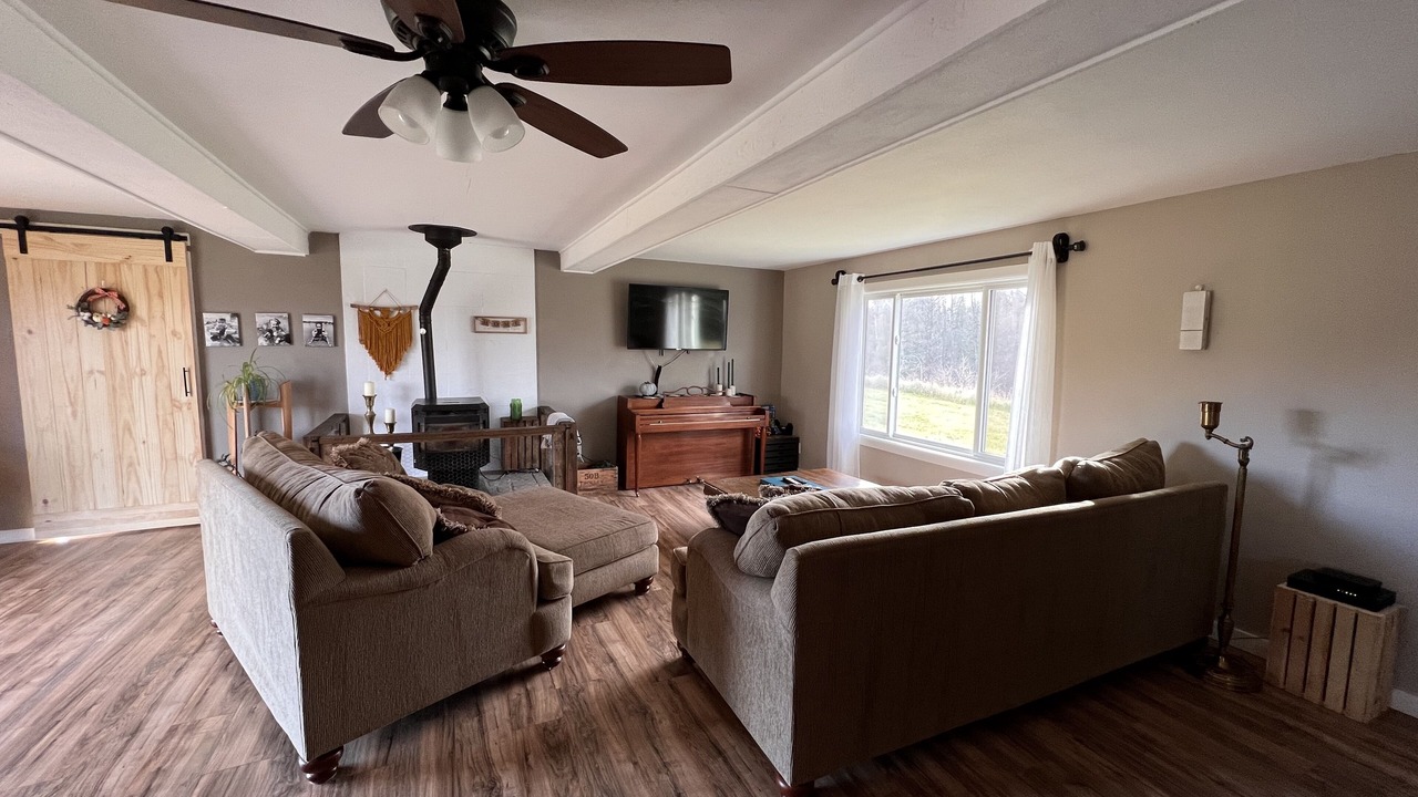 Photo of Livingroom in Loretto