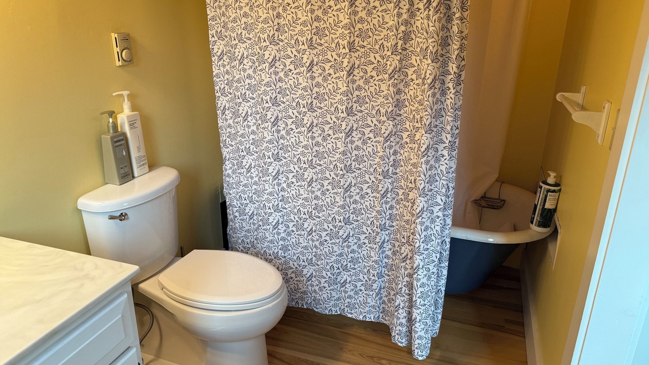 Photo of Bathroom in Orange