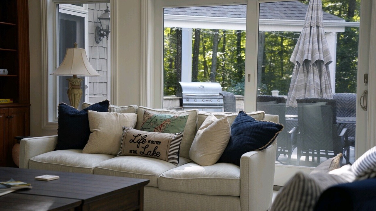 Photo of Livingroom in Ellison Bay