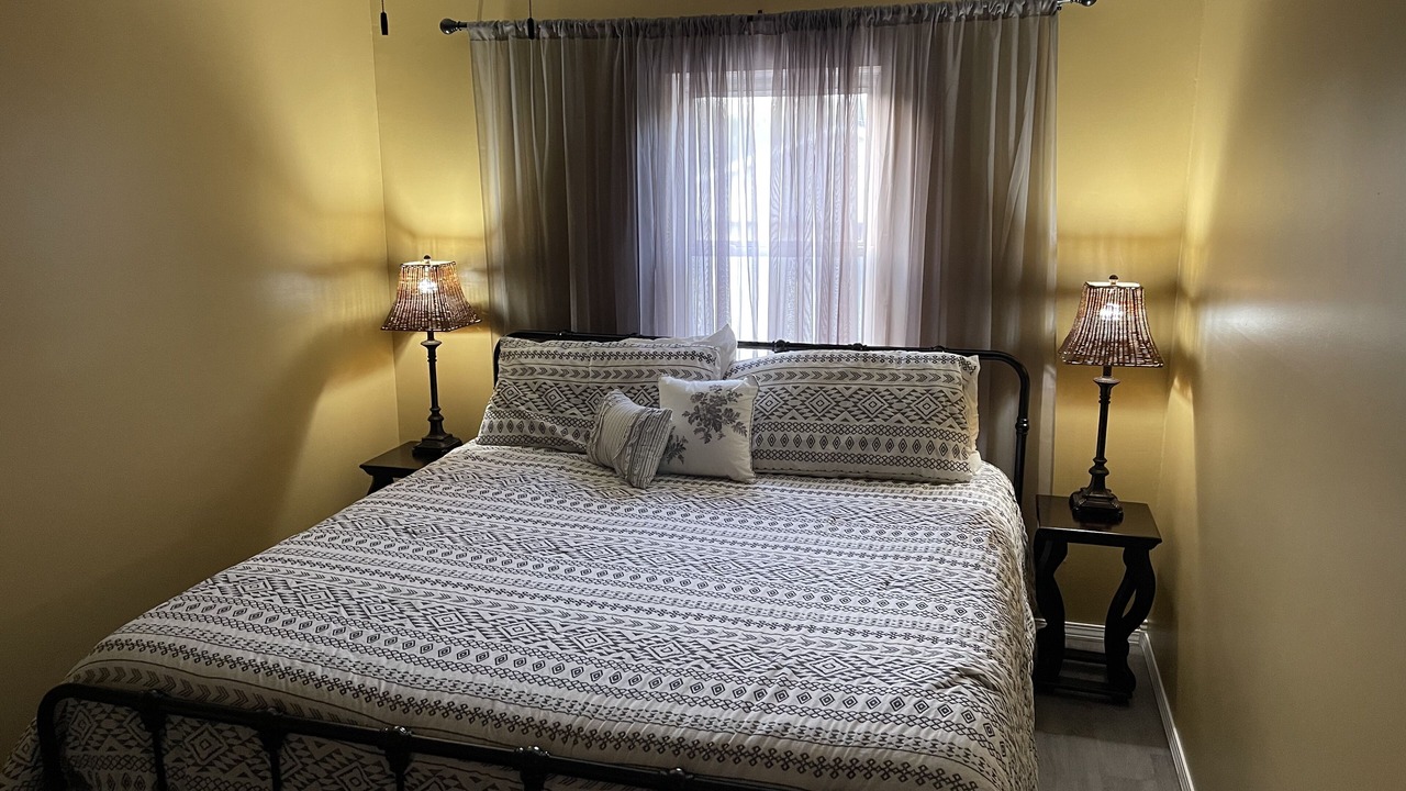 Photo of Bedroom in Nelsonville