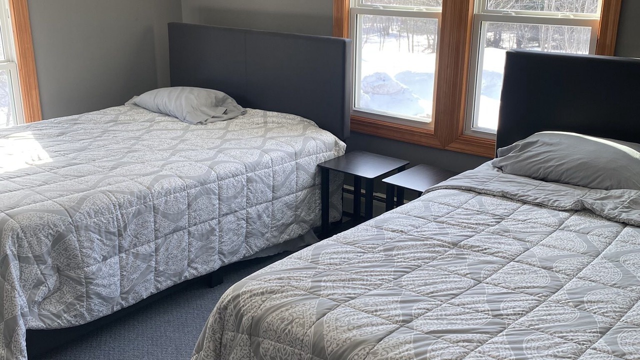 Photo of Bedroom in Allouez