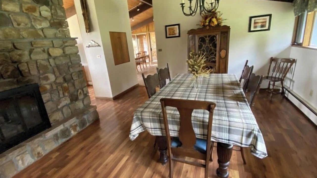 Photo of Livingroom in Schuyler Falls