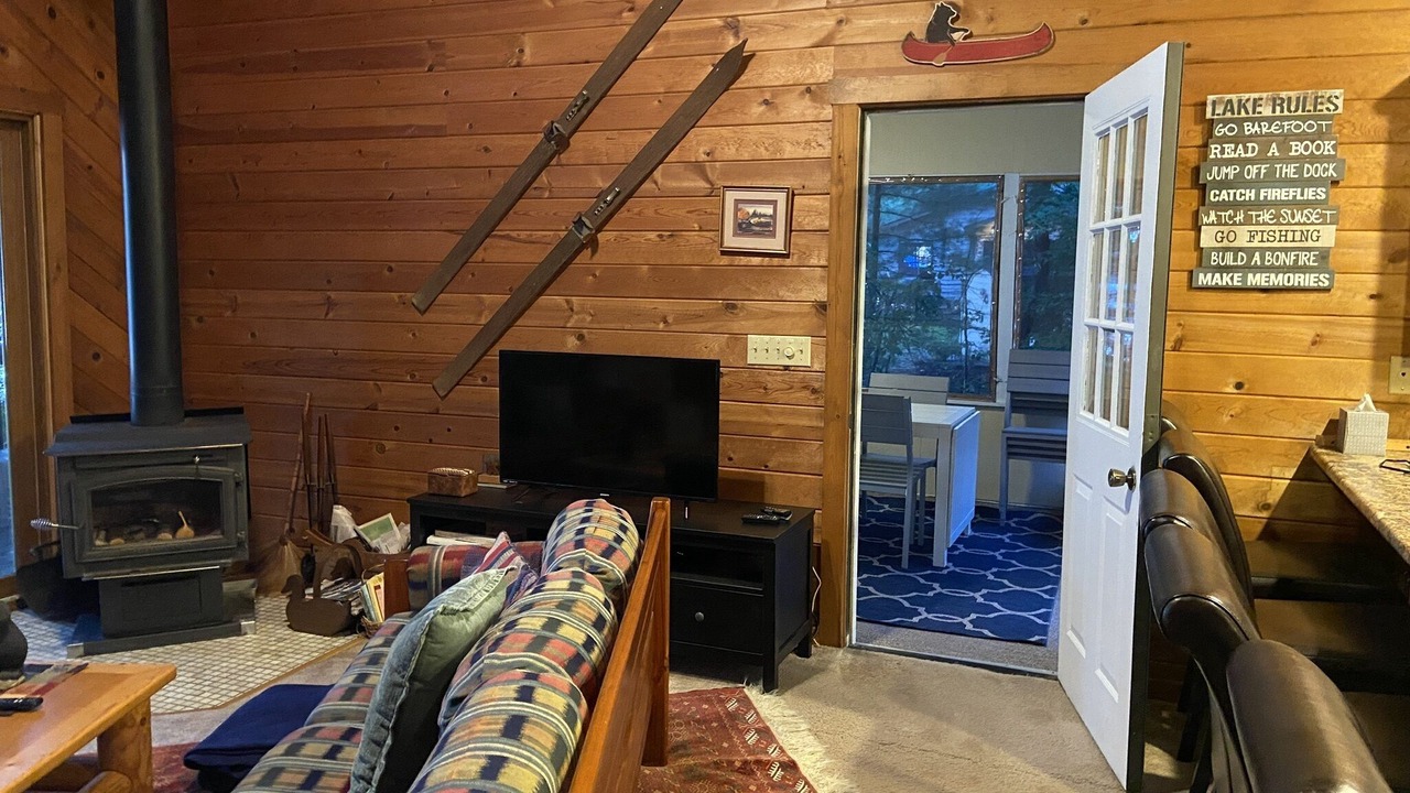 Photo of Livingroom in Stone Lake
