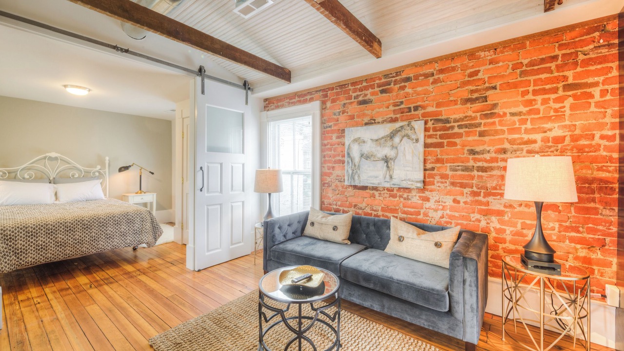 Photo of Livingroom in Belmont