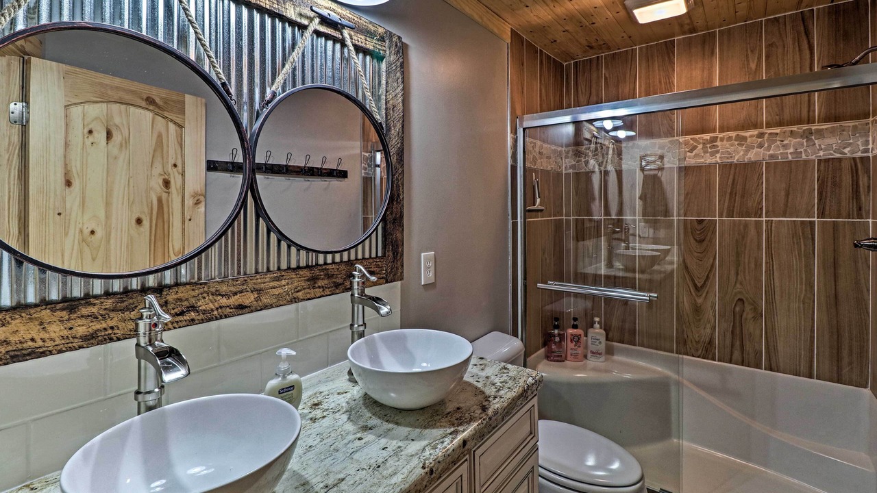Photo of Bathroom in Elizabeth