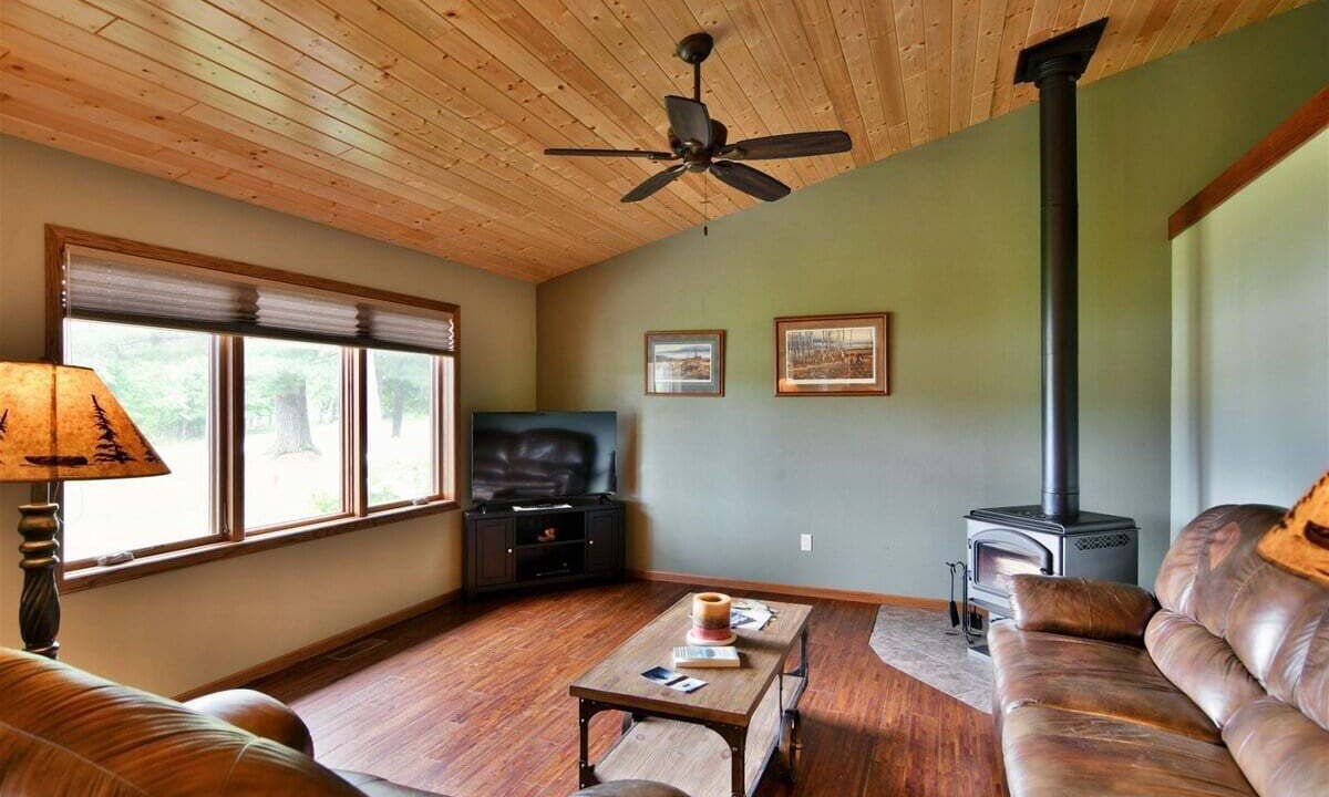Photo of Livingroom in Cable
