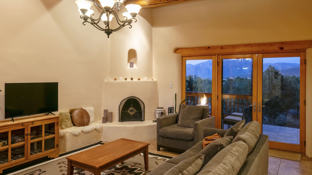 Photo of Livingroom in Taos