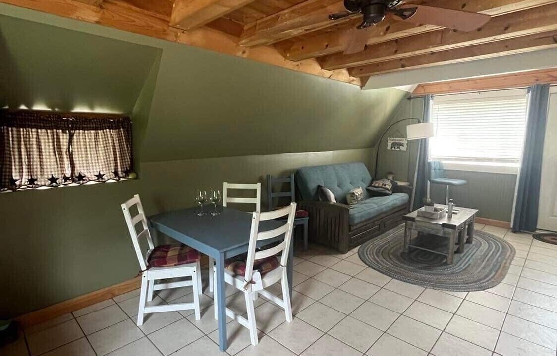 Photo of Livingroom in Gloversville