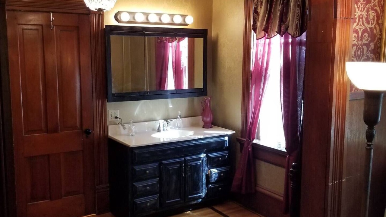 Photo of Bedroom in Downtown