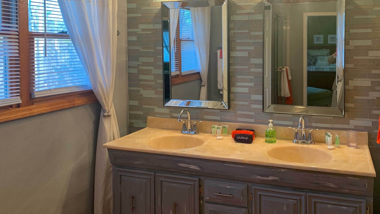 Photo of Bathroom in Lakeside