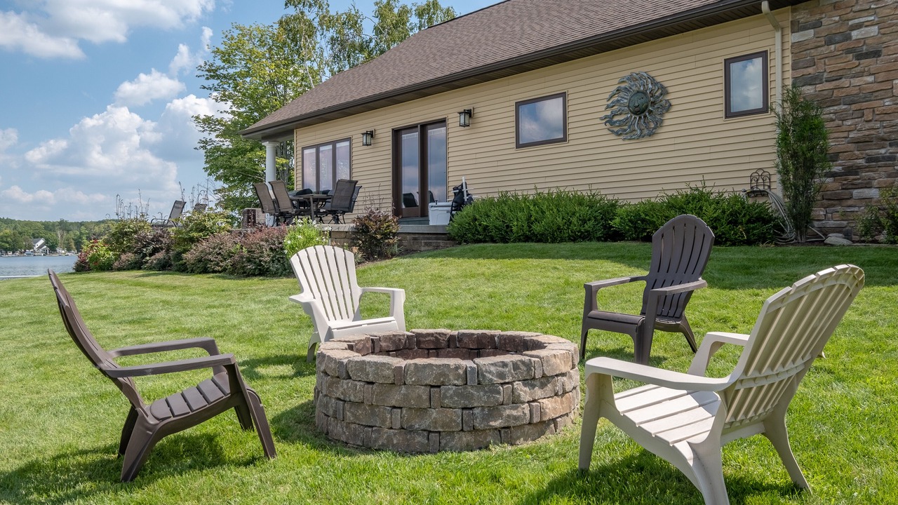 Photo of Patio Balcony in Lake