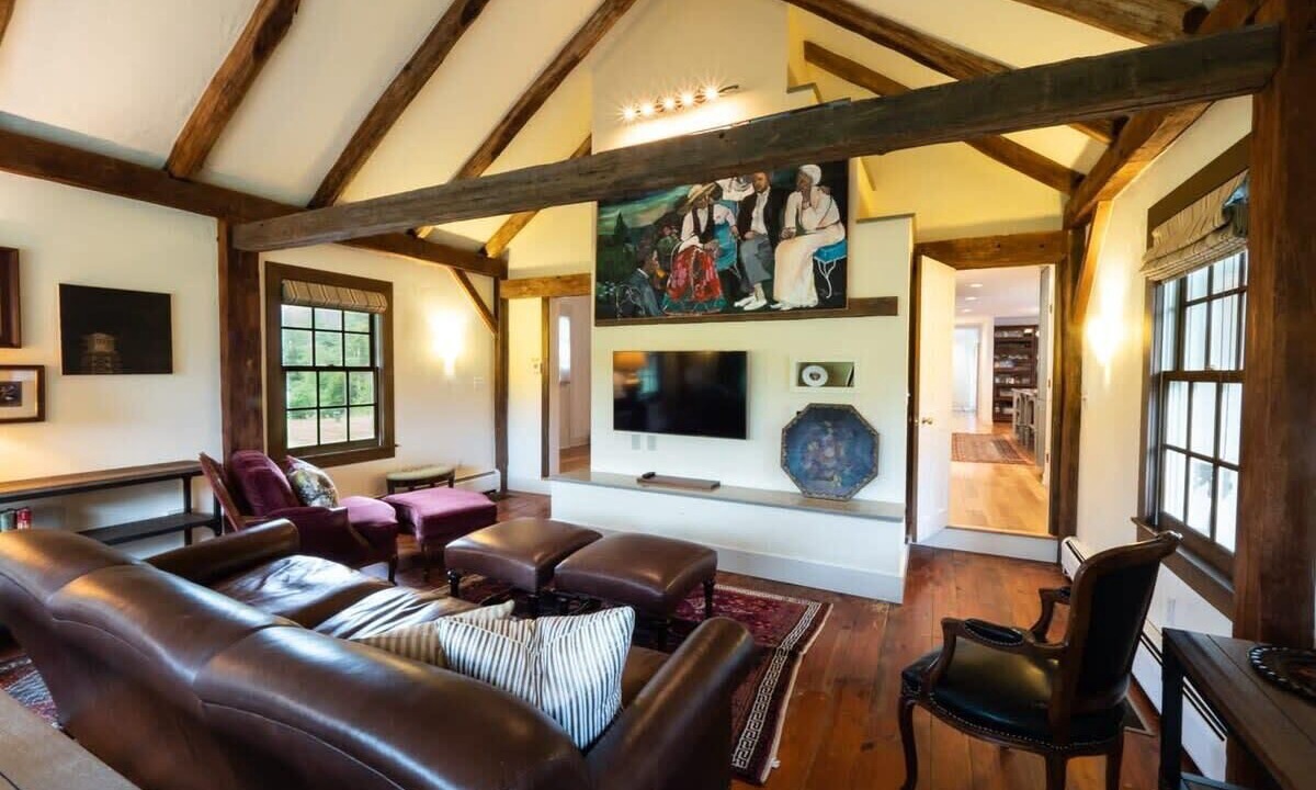 Photo of Livingroom in North Egremont