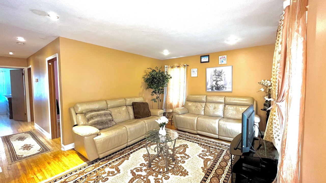 Photo of Livingroom in St. Louis Park