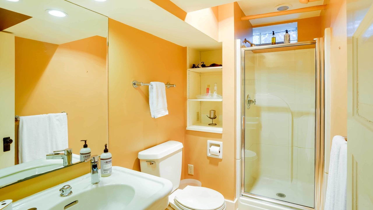 Photo of Bathroom in East Isles