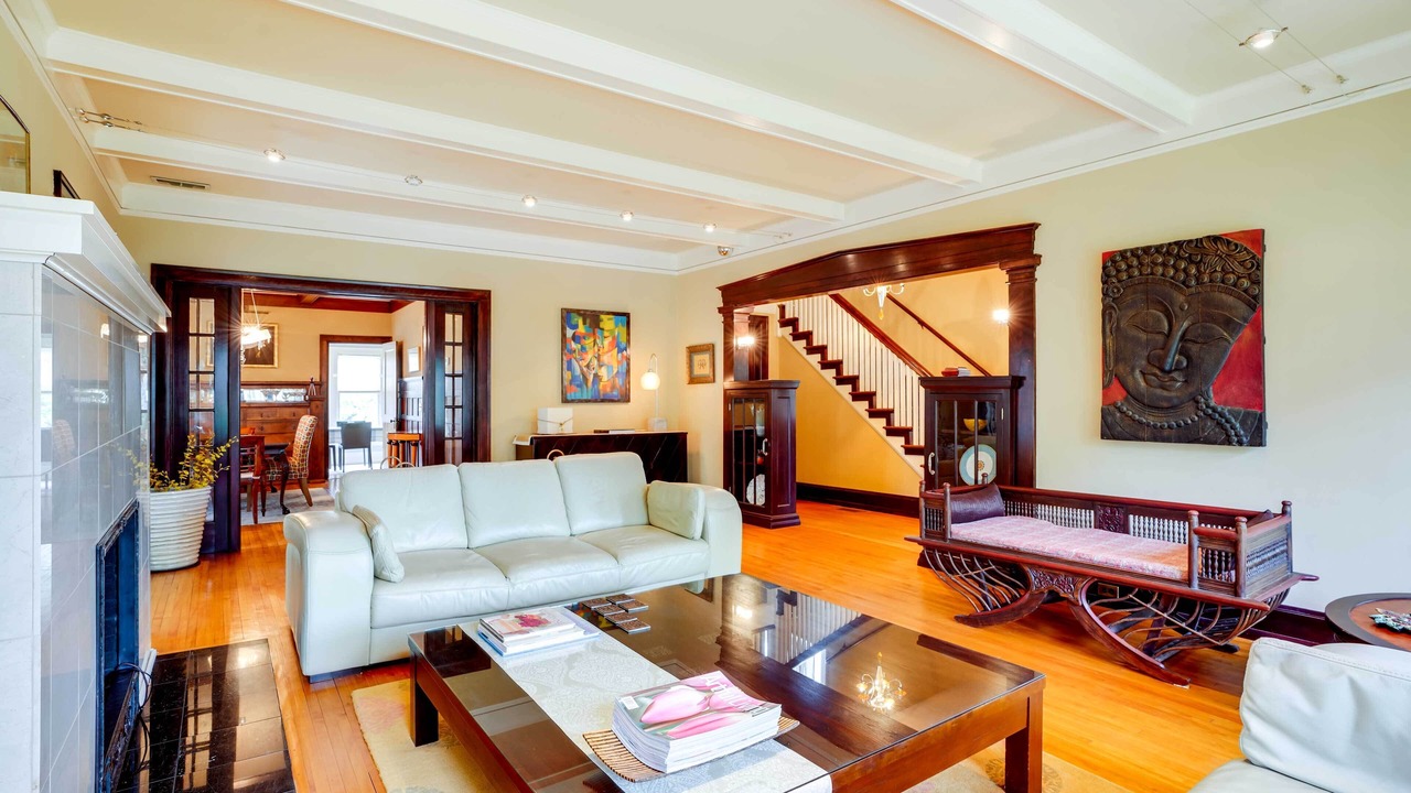 Photo of Livingroom in East Isles
