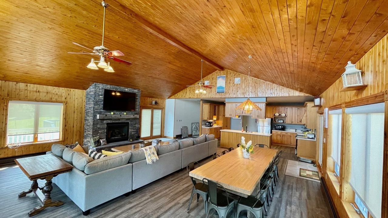 Photo of Livingroom in Town of Fowler