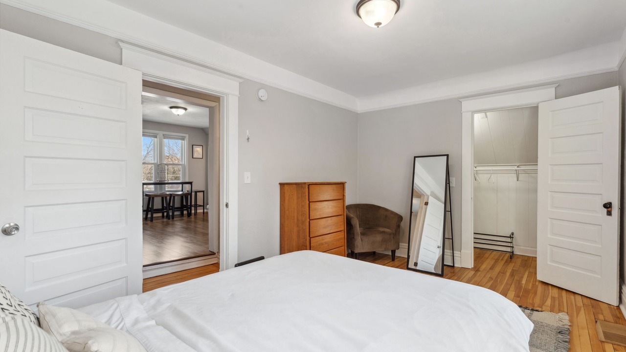 Photo of Bedroom in Midway