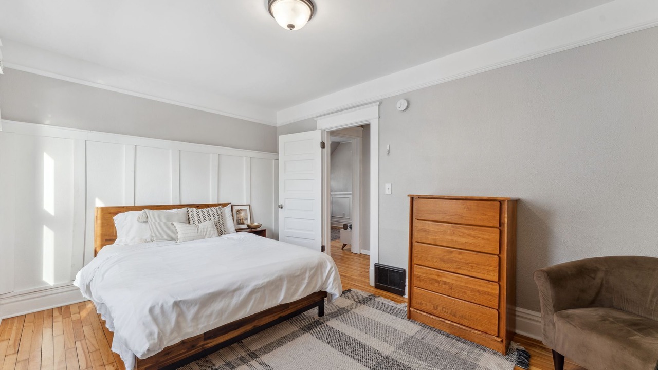 Photo of Bedroom in Midway