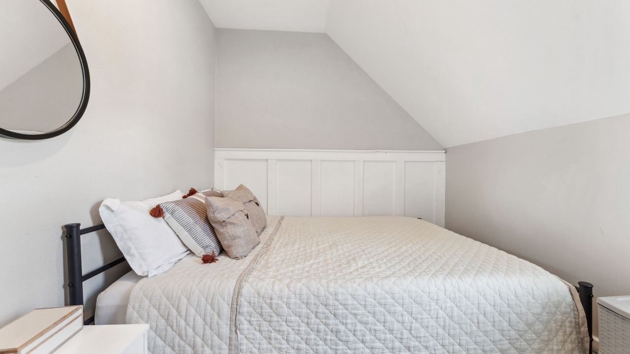 Photo of Bedroom in Midway