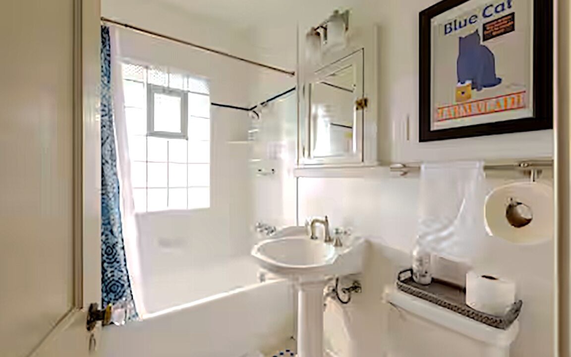 Photo of Bathroom in Merriam Park
