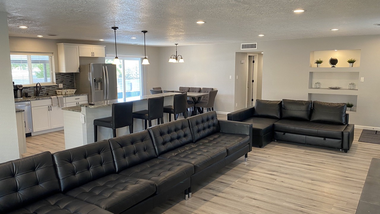 Photo of Livingroom in Paradise Hills Civic