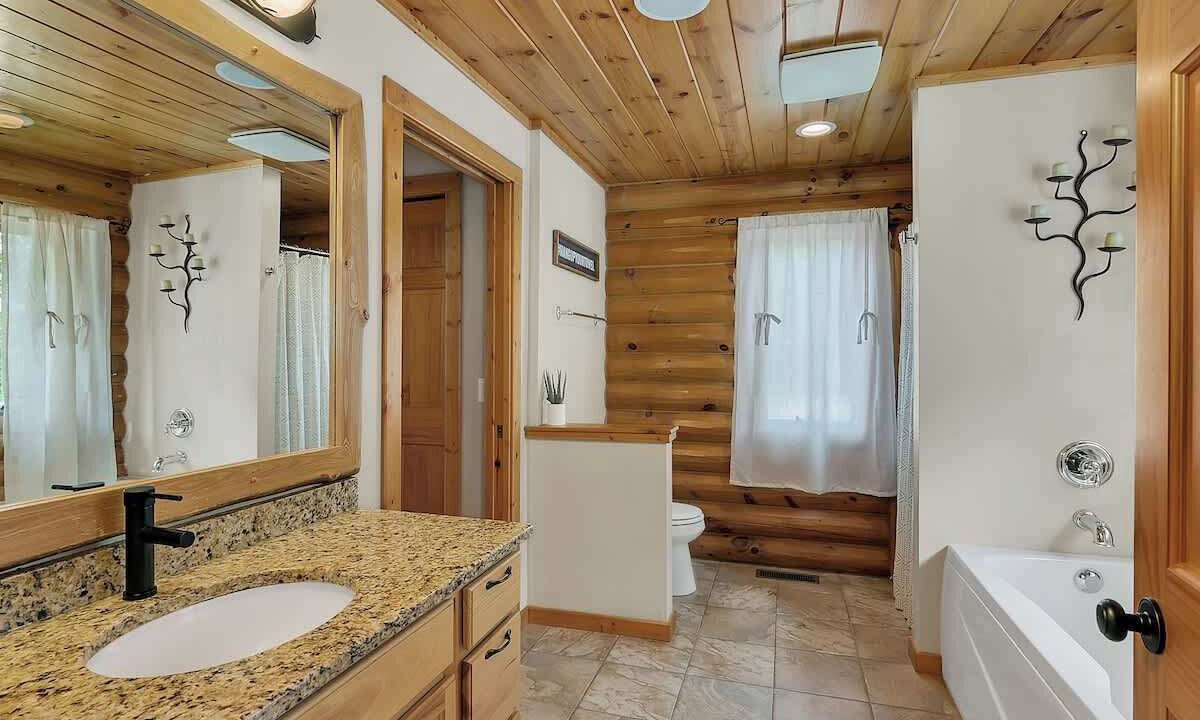 Photo of Bathroom in Isle