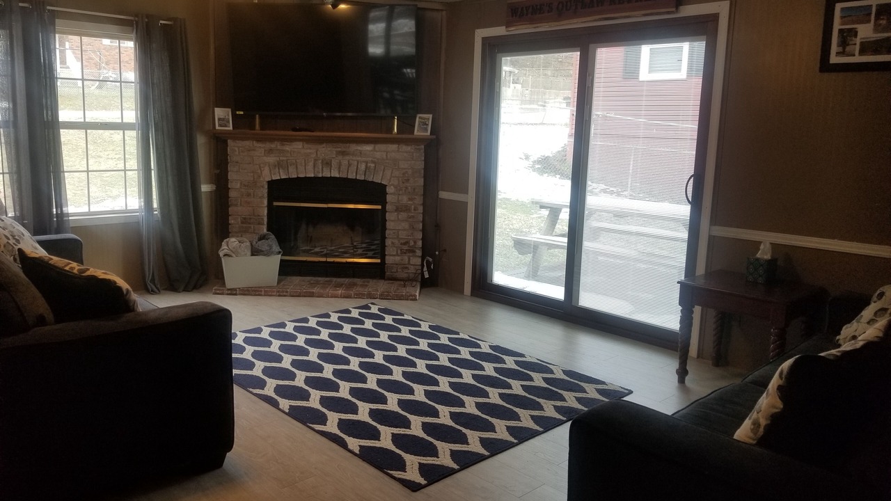 Photo of Livingroom in Mullens