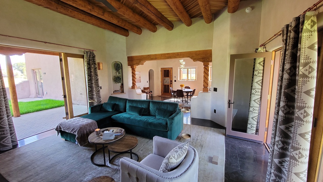 Photo of Livingroom in Taos