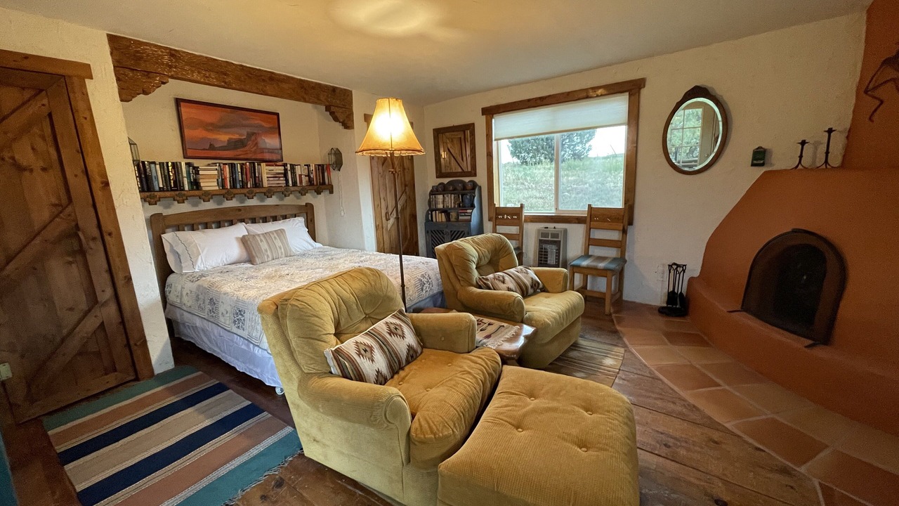 Photo of Bedroom in Nambe Pueblo